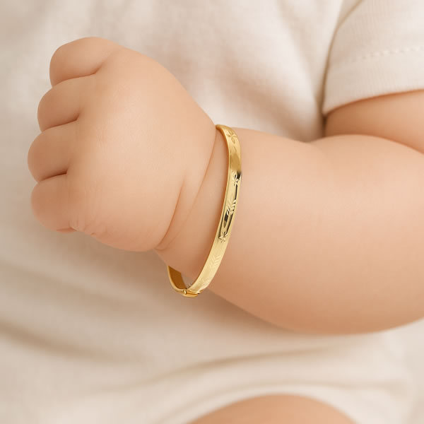 9ct Gold Diamond-Cut Expandable Baby Bangle