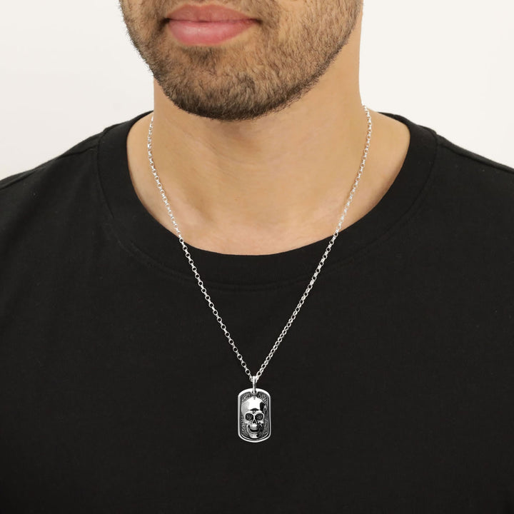Men's Silver Skull Pendant Model
