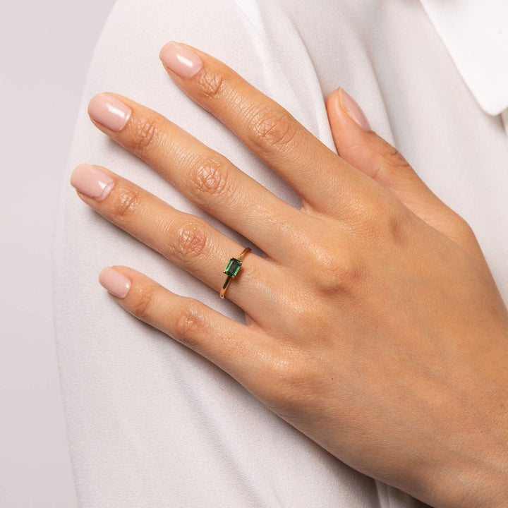 9ct Gold Green Sapphire Ring