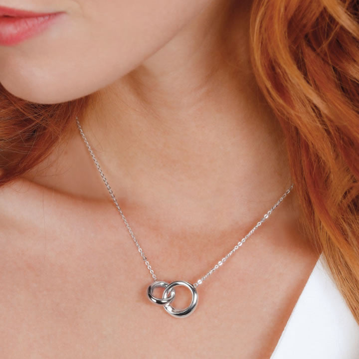 Silver Solid Interlocked Circles Necklace