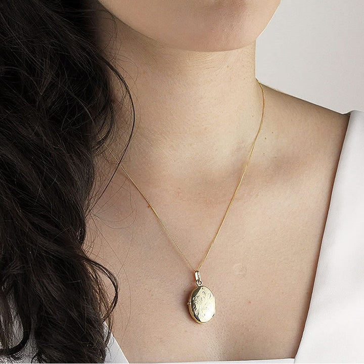 9ct Gold Oval Flower Detail Locket
