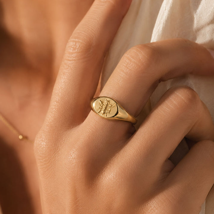 9ct Gold Bee Signet Ring