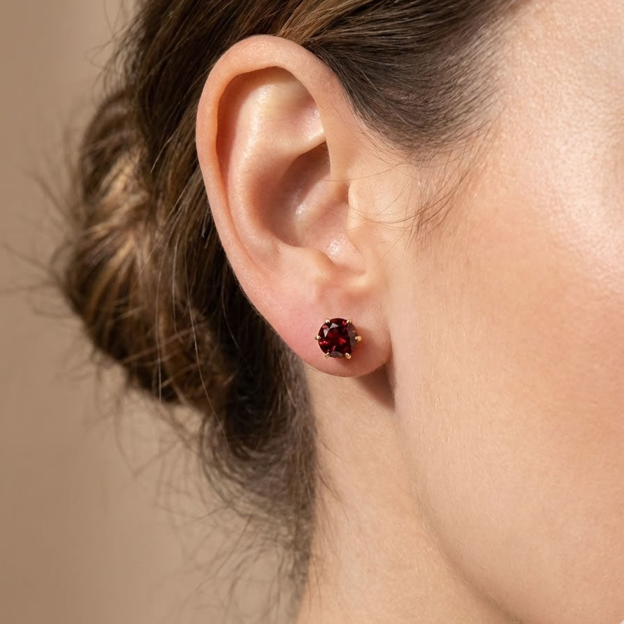 9ct Gold Garnet Stud Earrings