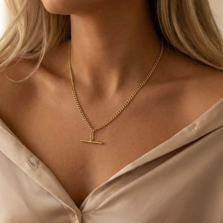 9ct Gold T-Bar Curb Chain Necklace