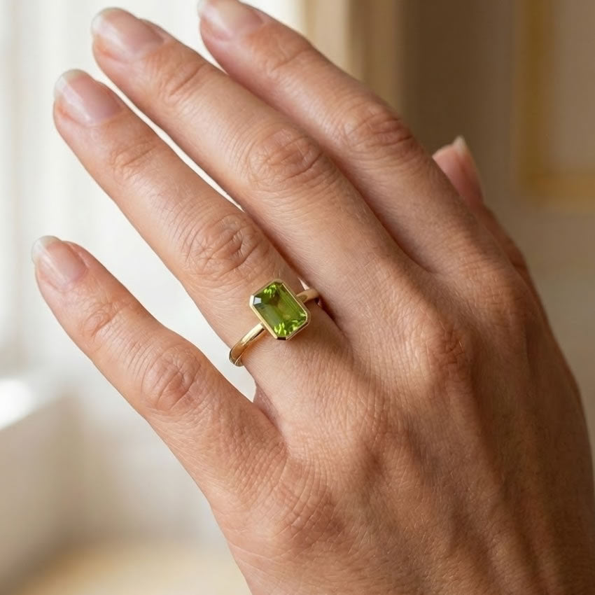 9ct Gold Octagonal Peridot Ring